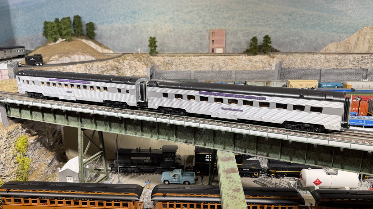 Atlantic Coast Line 70' Streamline Passenger 2-pack