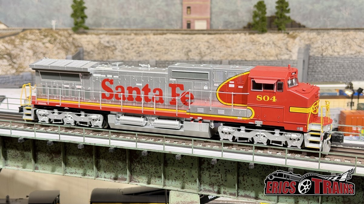 Santa Fe Dash-8