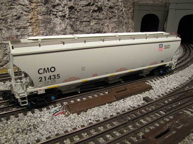 Union Pacific (CMO) Trinity 5161 cu. ft. Covered Hopper #21435