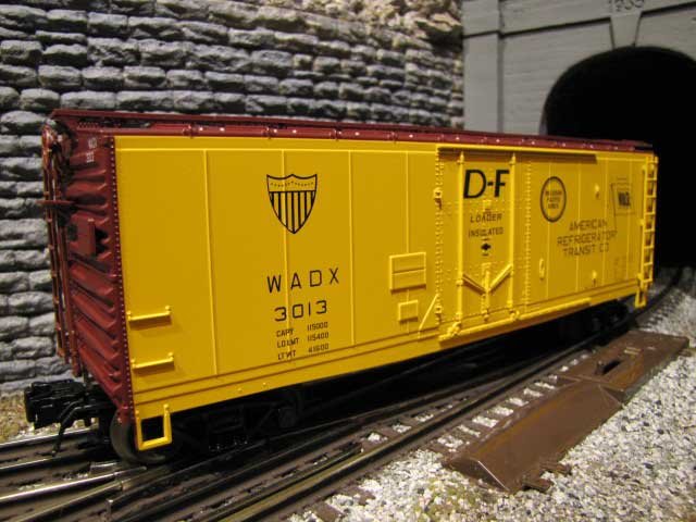American Refrigerator Transit #3013 40' Plug Door Box Car