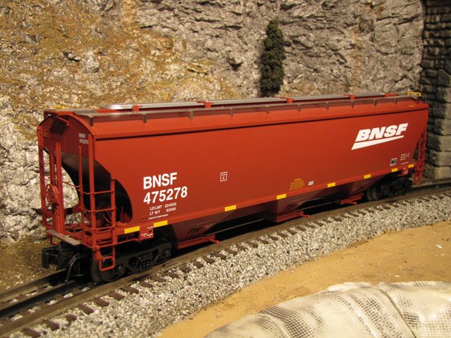 BNSF Trinity Covered Hopper #475278