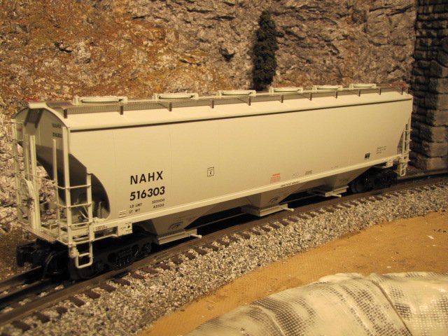 NAHX Trinity Covered Hopper #516303