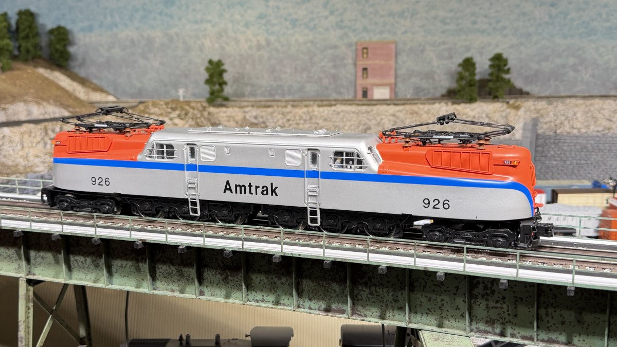 Amtrak Vision Line GG1
