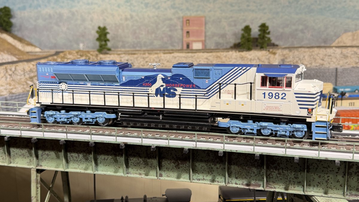 Norfolk Southern Heritage SD70Ace Diesel Engine w/Legacy