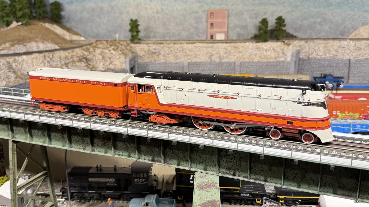 Milwaukee Road 4-4-2 Hiawatha