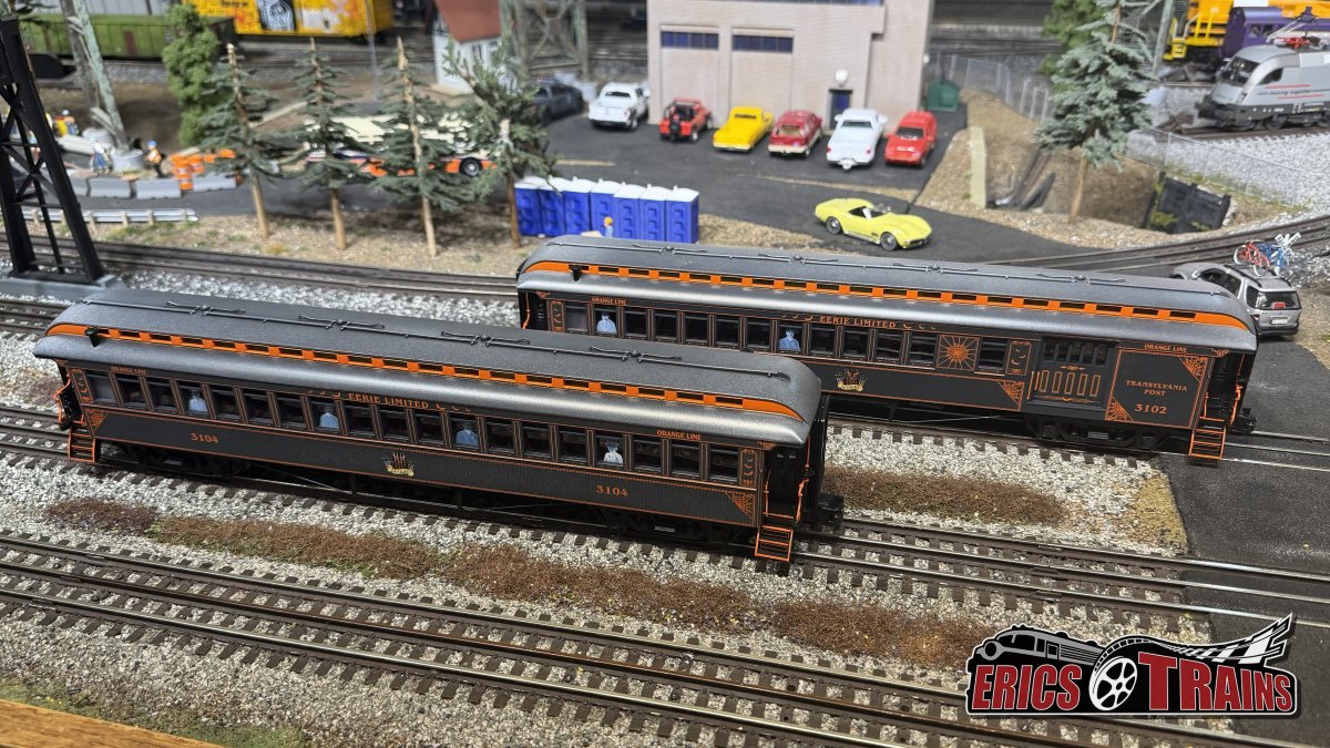 Halloween Wood Passenger Car 2-Pack C