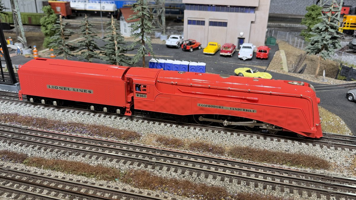 Lionel Lines Vision Commodore Vanderbilt 265E - Red