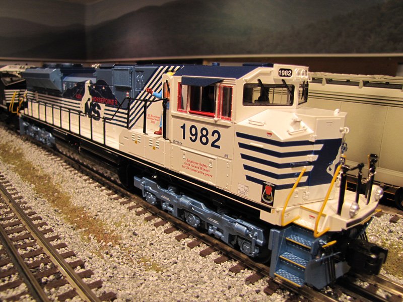 Norfolk Southern Heritage SD70Ace Diesel Engine w/Legacy