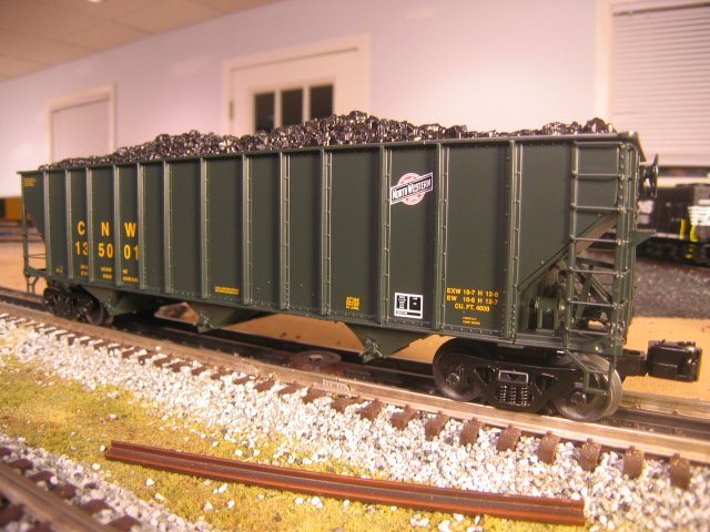 Chicago & Northwestern 3-bay Hopper #135001