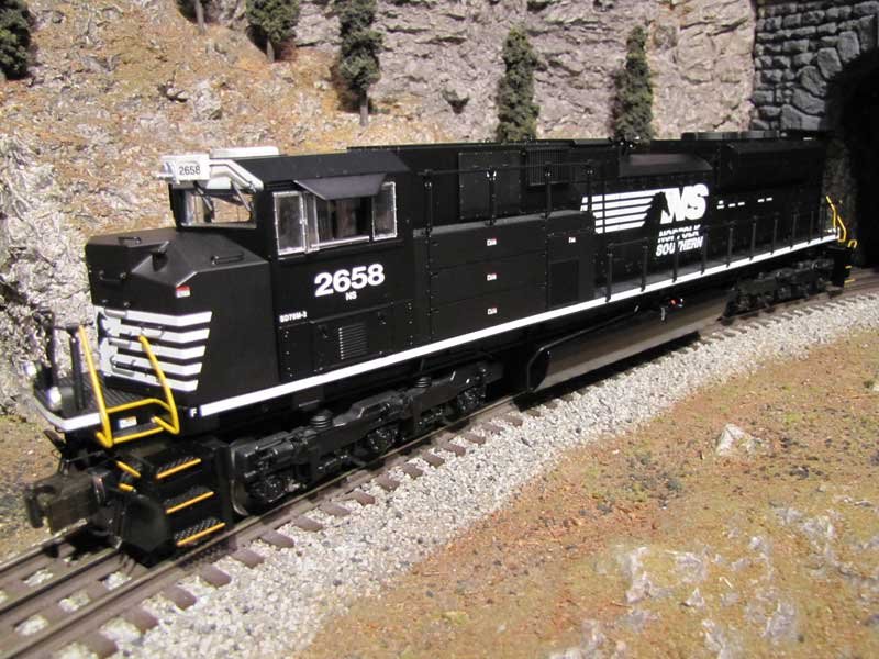 Norfolk Southern SD70M-2 #2658 Diesel Engine w/Legacy
