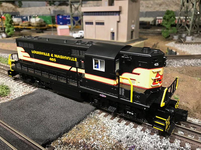 Louisville & Nashville Lionchief Plus GP7