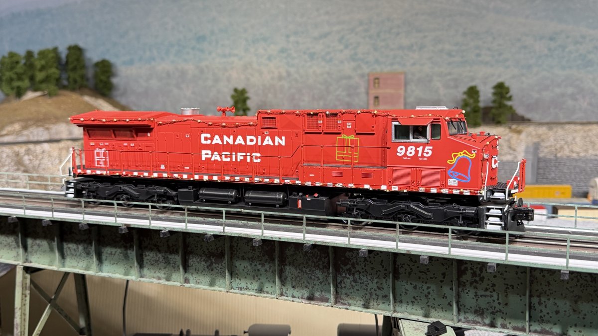 Canadian Pacific AC4400CW Holiday Train