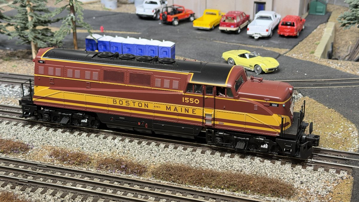Boston & Maine BL2 Diesel Engine