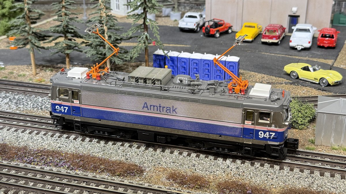 Amtrak AEM-7 #947