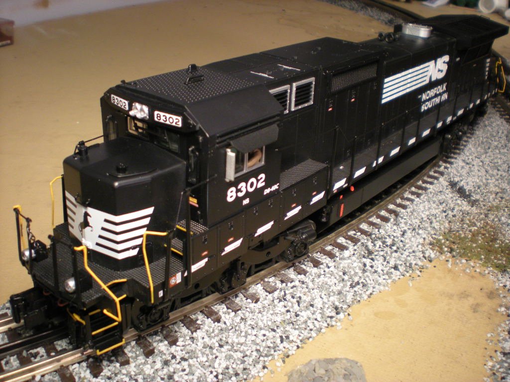 Norfolk Southern Dash-8 40C Narrow Nose Diesel Engine w/Proto-Sound 2.0