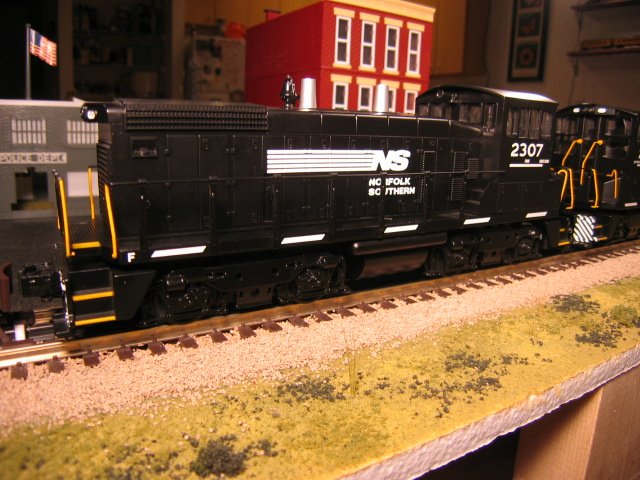 Norfolk Southern #2307 Switcher Diesel Engine (Non-Powered)