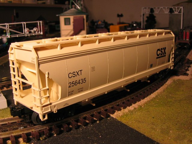CSX 3-Bay Centerflow Hopper #256435
