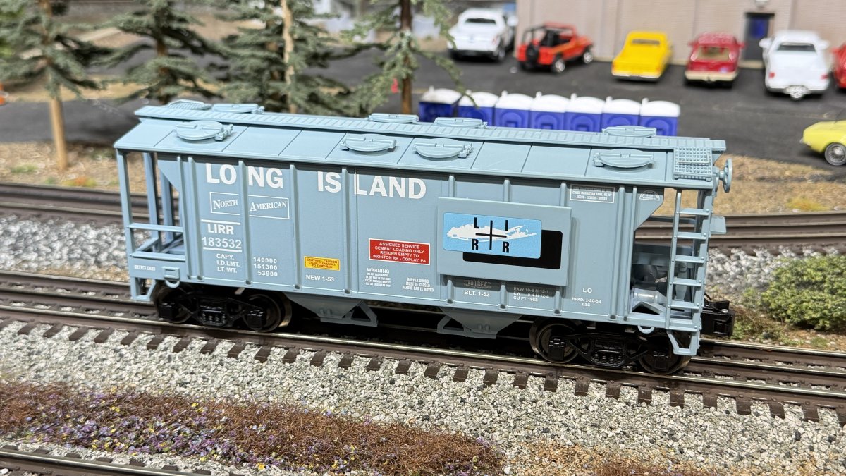 Long Island RR 34ft 2-Bay Covered Hopper Car