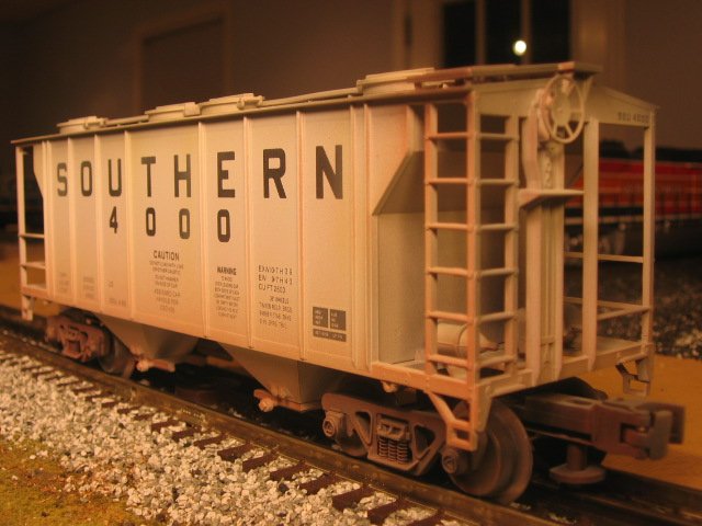 Southern PS-2 Covered Hopper #4000