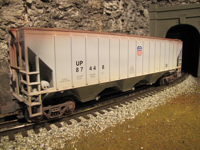 Union Pacific PS-2 CD Grain Hopper #87448